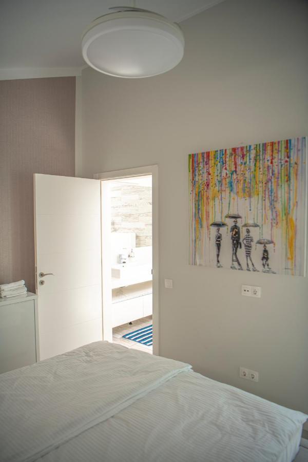 Luxury Apartment In Island Village 阿德耶 外观 照片